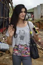 Kriti Sanon snapped in Mumbai on 22nd June 2014